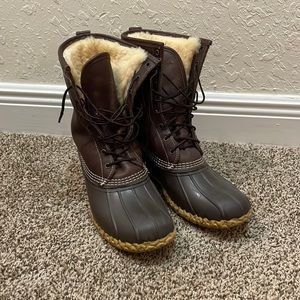 Men's size 11 LL bean shearling lined tall duck boots. Excellent condition!!